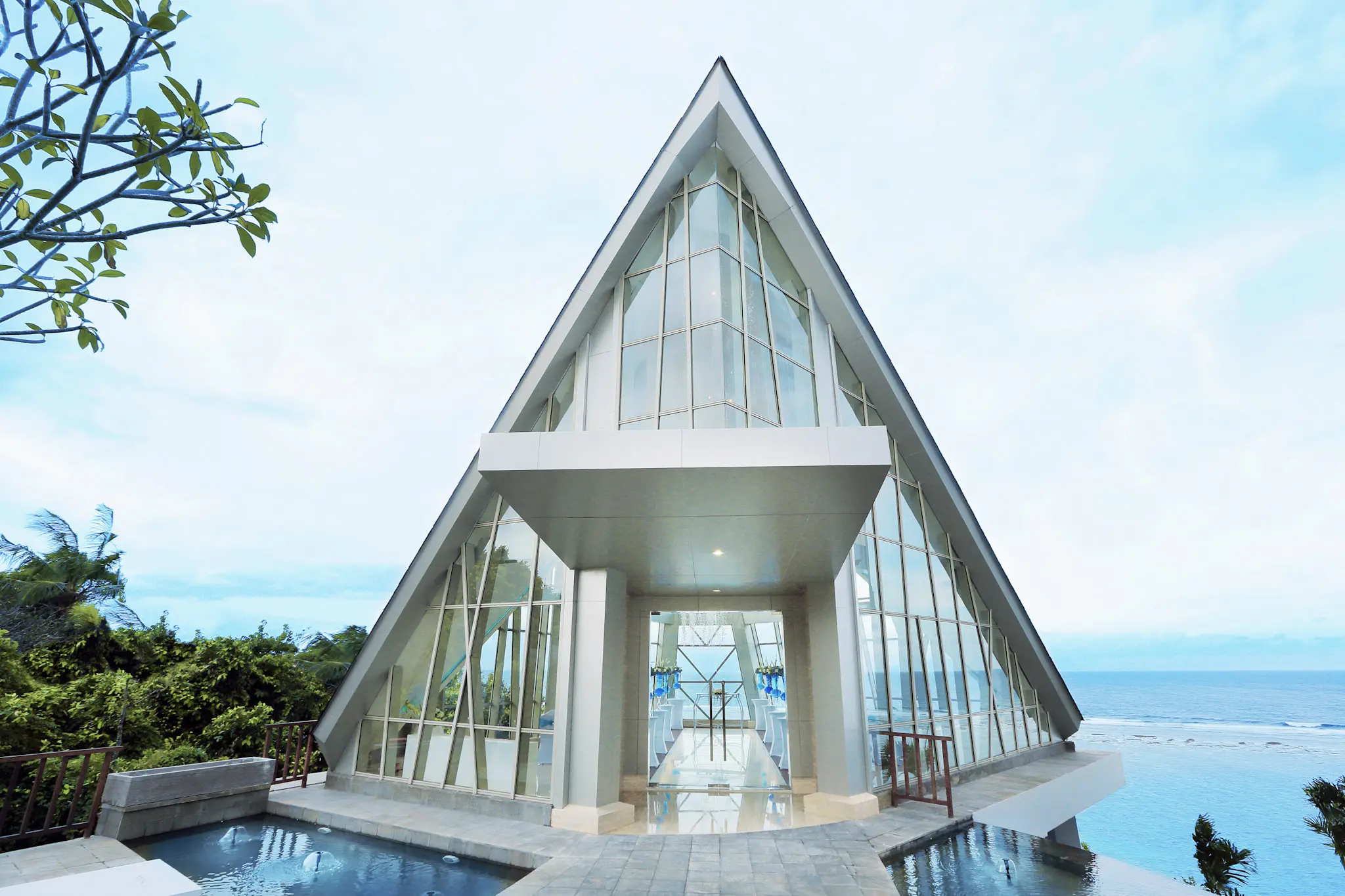 Ocean view ceremony at pearl chapel