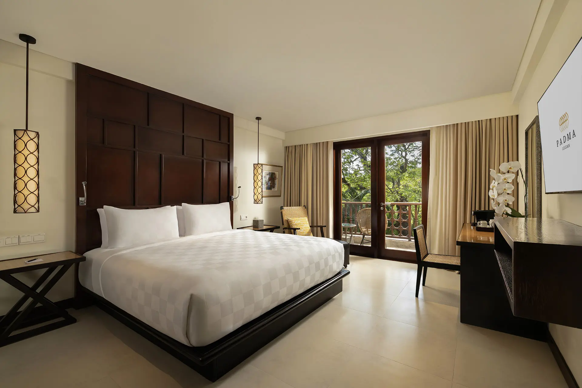 Intimate garden wedding in padma resort legian