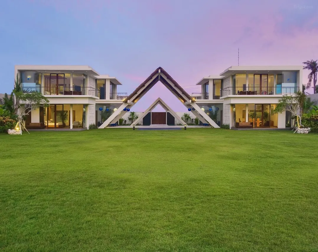 Seminyak beach front wedding in phalosa villa